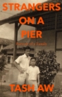 Image for Strangers on a pier  : portrait of a family