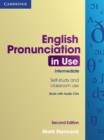 Image for English pronunciation in use  : self-study and classroom useIntermediate
