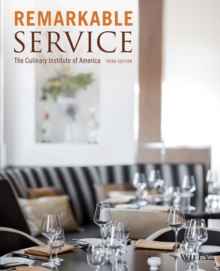 Image for Remarkable service  : a guide to winning and keeping customers for servers, managers, and restaurant owners
