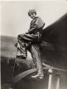 Image for Making History in the Air: An Interactive Biography of Charles Lindbergh and Amelia Earhart