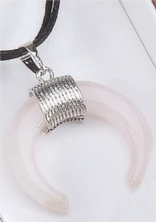 Amulet Pendant – Rose Quartz